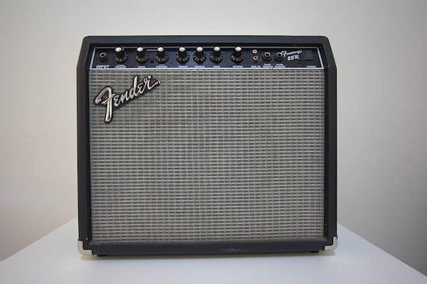 Review-Fender-Frontman-25r-1 Review-Fender-Frontman-25r-1